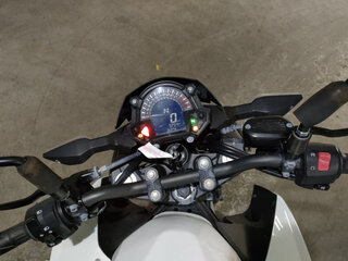 2023 Kawasaki Z 400, белый, 370000 рублей, вид 4