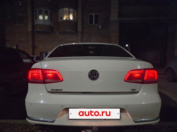 2011 Volkswagen Passat B7, белый - вид 9