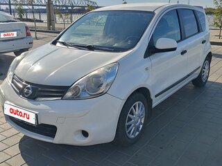 2013 Nissan Note I Рестайлинг, белый, 875000 рублей, вид 1