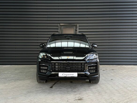 2026 Porsche Cayenne III Рестайлинг, чёрный, 21000000 рублей - вид 9
