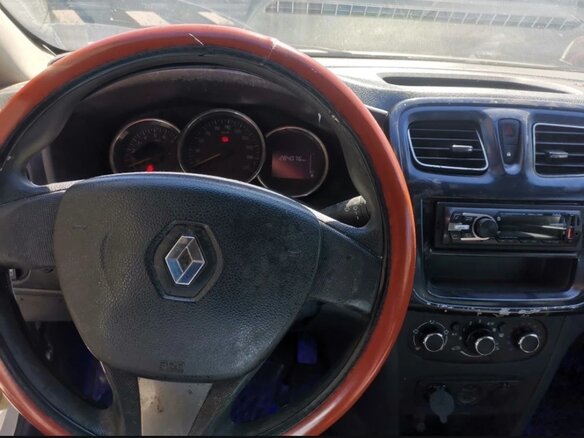 2017 Renault Logan II, белый, 450000 рублей - вид 5