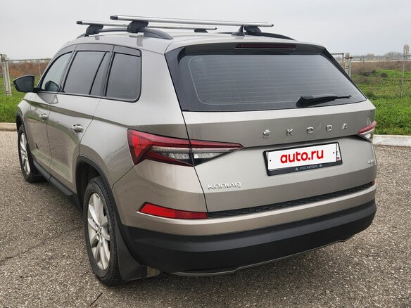 2022 Skoda Kodiaq I Рестайлинг, коричневый, 3750000 рублей - вид 4