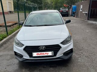 2017 Hyundai Solaris II, белый, 740000 рублей, вид 2