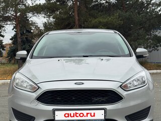 2016 Ford Focus III Рестайлинг, серебристый, 980000 рублей, вид 2