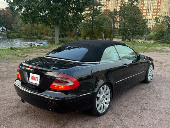 2005 Mercedes-Benz CLK-Класс 320 II (W209), чёрный, 990000 рублей - вид 3