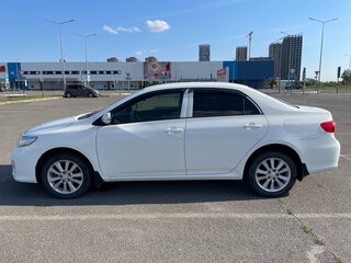 2013 Toyota Corolla X (E140, E150) Рестайлинг, белый, 1600000 рублей, вид 4
