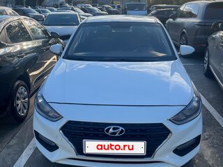 2019 Hyundai Solaris II, белый, 900000 рублей, вид 2