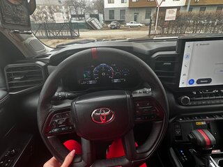 2023 Toyota Sequoia III, чёрный, 9253000 рублей, вид 4