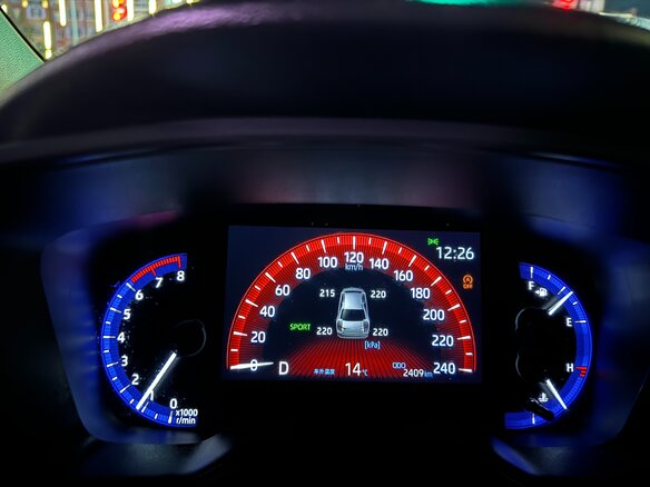 2022 Toyota Corolla XII (E210), коричневый, 1790000 рублей - вид 14