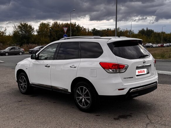 2015 Nissan Pathfinder IV, белый, 1550000 рублей - вид 2