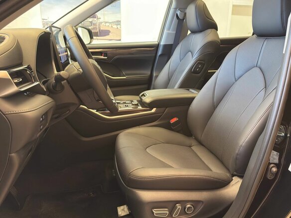 2025 Toyota Highlander IV (XU70), чёрный - вид 8