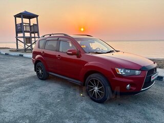 2012 Mitsubishi Outlander II Рестайлинг, красный, 950000 рублей, вид 2
