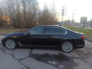 2017 BMW 7 серии Long 725Ld VI (G11/G12), чёрный, 2650000 рублей, вид 3