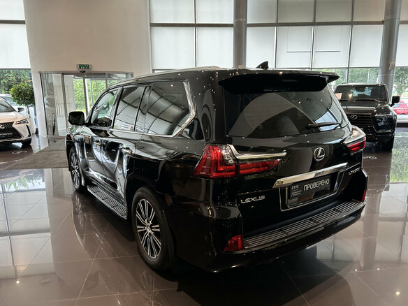 2017 Lexus LX 450d III Рестайлинг 2, чёрный, 7649000 рублей - вид 6