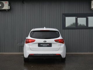 2017 Kia Ceed II Рестайлинг, белый, 749888 рублей, вид 5