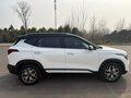 2021 Kia KX3, белый, 1510000 рублей - вид 6