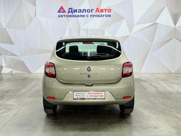 2020 Renault Sandero II Рестайлинг, бежевый, 975000 рублей - вид 4