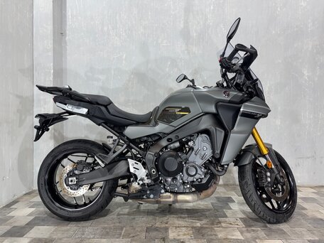 2022 Yamaha MT-09 Tracer (FJ-09), серый, 1310000 рублей, вид 1
