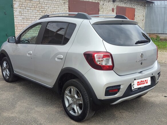 2020 Renault Sandero Stepway II Рестайлинг, серый - вид 4