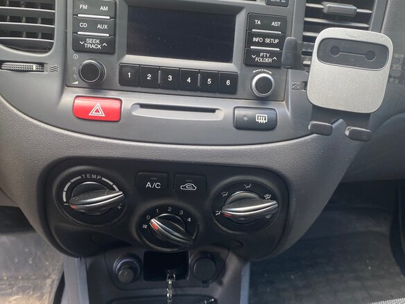 2011 Kia Rio II Рестайлинг, чёрный - вид 9