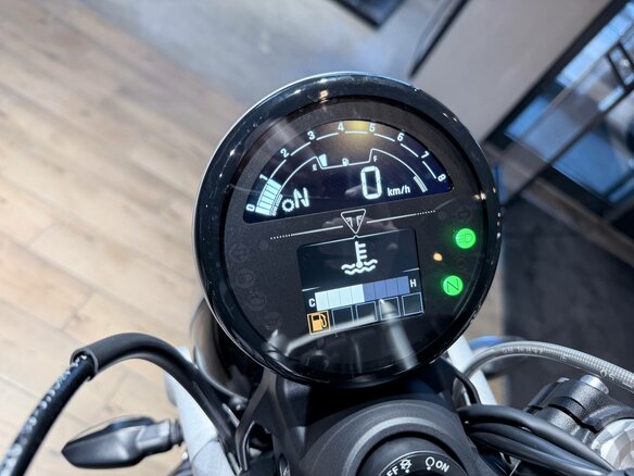 2024 Triumph Scrambler, серый, 1800000 рублей - вид 21
