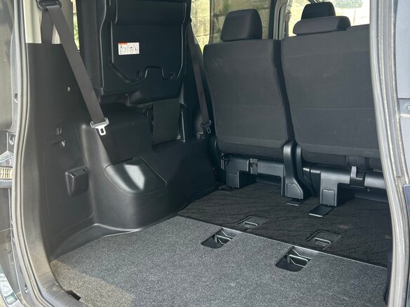 2018 Toyota Voxy III (R80) Рестайлинг, синий, 2600000 рублей - вид 8