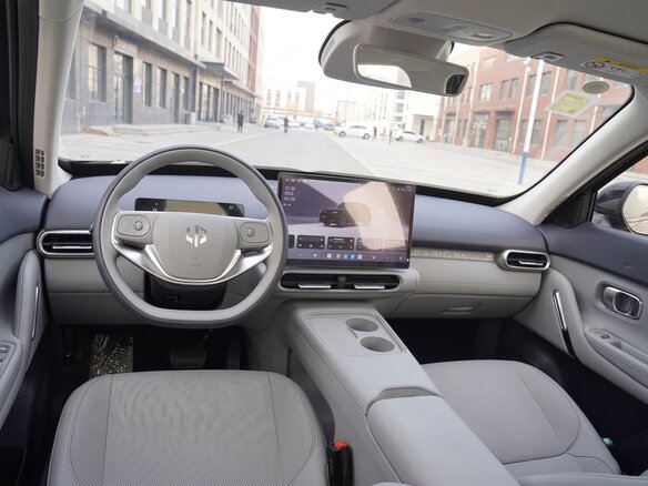 2026 Leapmotor A10 53 kWh, зелёный, 1920000 рублей - вид 12