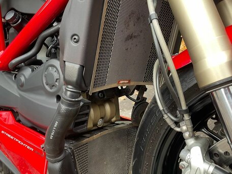 2010 Ducati Streetfighter, красный, 900000 рублей, вид 3