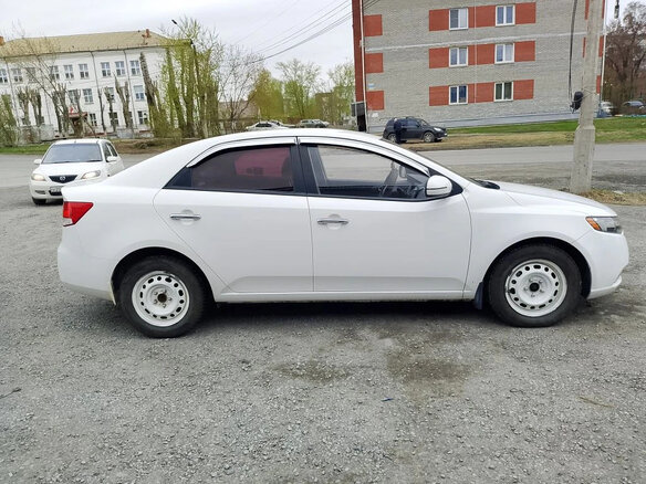 2012 Kia Forte I, белый, 1150000 рублей - вид 4