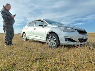 2015 Citroen C4 II, серебристый, 650000 рублей, вид 3