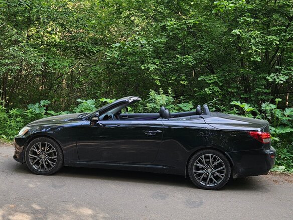 2009 Lexus IS 250C II Рестайлинг, чёрный, 1800000 рублей - вид 1