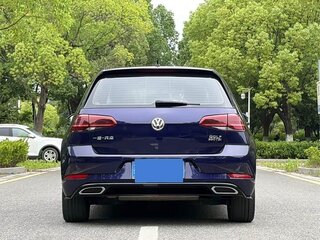 2020 Volkswagen Golf VII Рестайлинг, синий, 1409000 рублей, вид 4