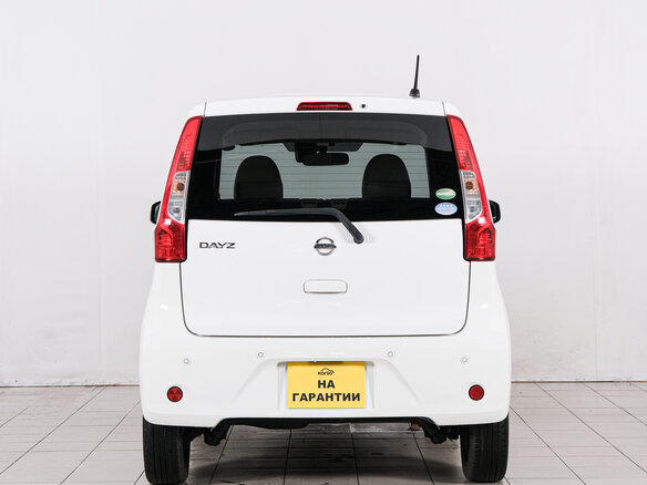2018 Nissan Dayz I Рестайлинг, белый, 879000 рублей - вид 4