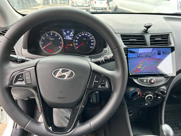 2013 Hyundai Solaris I, белый, 800000 рублей - вид 11