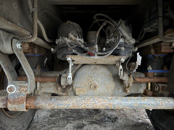 2008 Sinotruk Howo A5, красный, 1100000 рублей - вид 5
