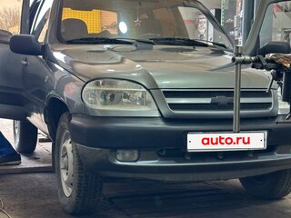 2005 Chevrolet Niva I, серый, 285000 рублей, вид 2