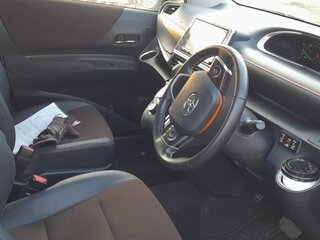 2019 Toyota Sienta II Рестайлинг, чёрный, 1900000 рублей, вид 5