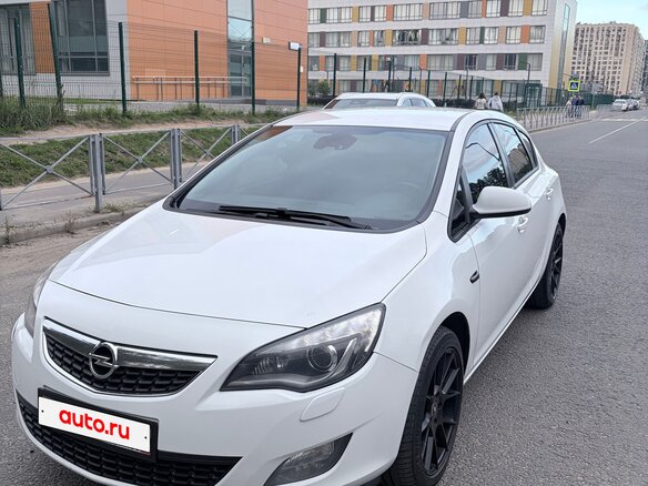 2010 Opel Astra J, белый, 700000 рублей
