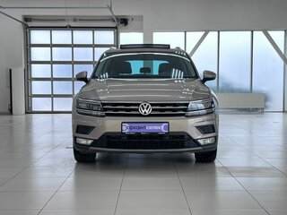 2017 Volkswagen Tiguan II, бежевый, 2300000 рублей, вид 3