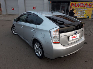 2011 Toyota Prius III (XW30), серебристый, 1000000 рублей, вид 2