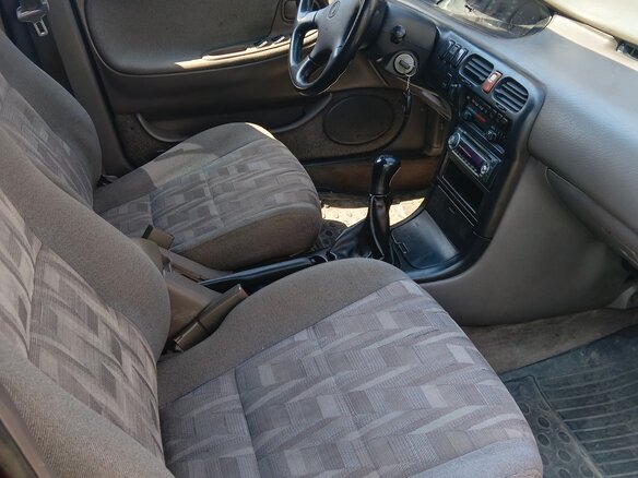 1992 Mazda 626 IV (GE), пурпурный, 150000 рублей - вид 4