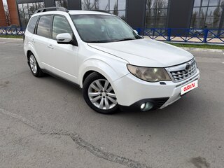 2011 Subaru Forester III Рестайлинг, белый, 1200000 рублей, вид 1