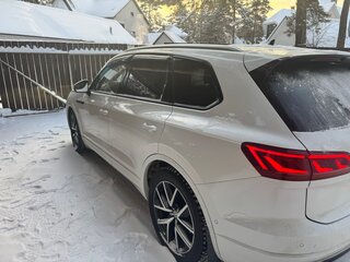 2019 Volkswagen Touareg III, белый, 5800000 рублей, вид 3