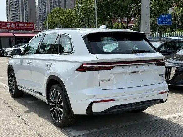 2024 Geely Monjaro (Xingyue L) I Рестайлинг (China Market), белый, 3500000 рублей - вид 4