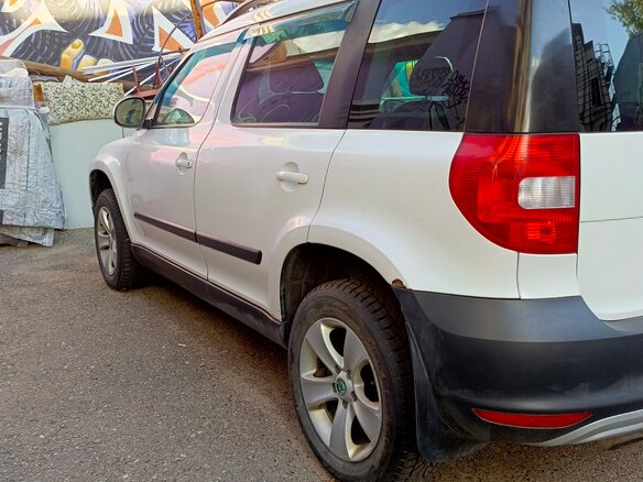 2013 Skoda Yeti I, белый - вид 3