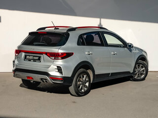 2021 Kia Rio X IV Рестайлинг, серебристый, 1795000 рублей, вид 5
