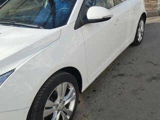 2013 Chevrolet Cruze I Рестайлинг, белый, 800000 рублей, вид 4