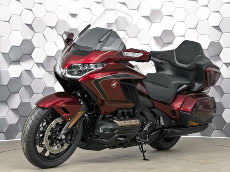 2025 Honda GL 1800 Gold Wing, красный, 3649000 рублей, вид 2