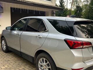 2022 Chevrolet Equinox III Рестайлинг, серебристый, 2050000 рублей, вид 4