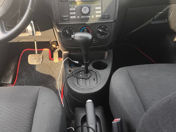 2007 Ford Fiesta Mk5, красный, 365000 рублей - вид 9